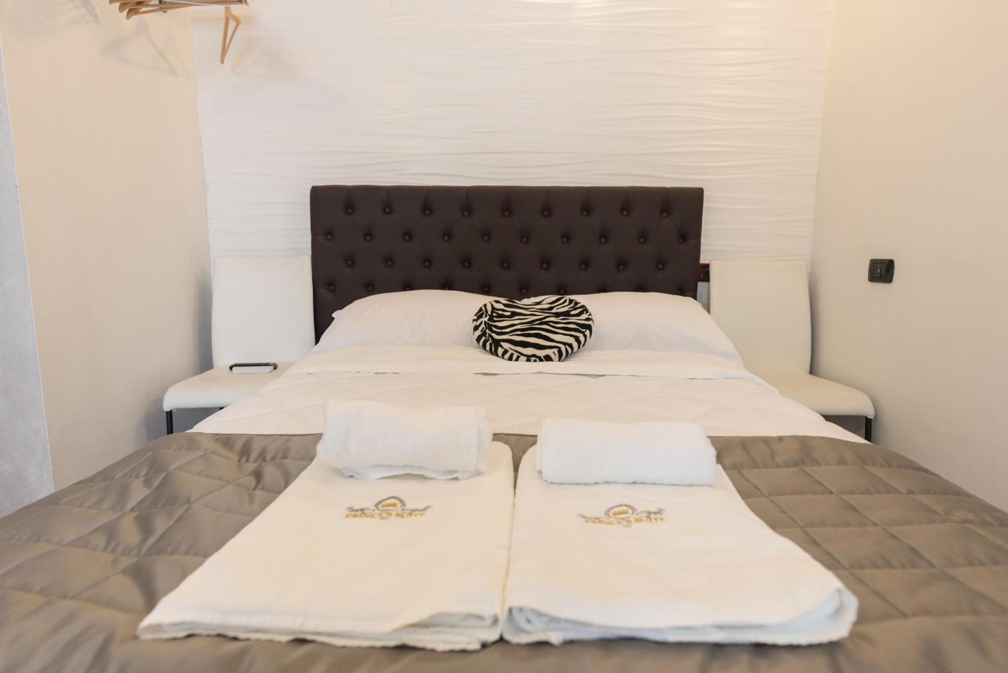Prince'S Suite - Budget Rooms & Apt Piazza Del Popolo โรม ภายนอก รูปภาพ